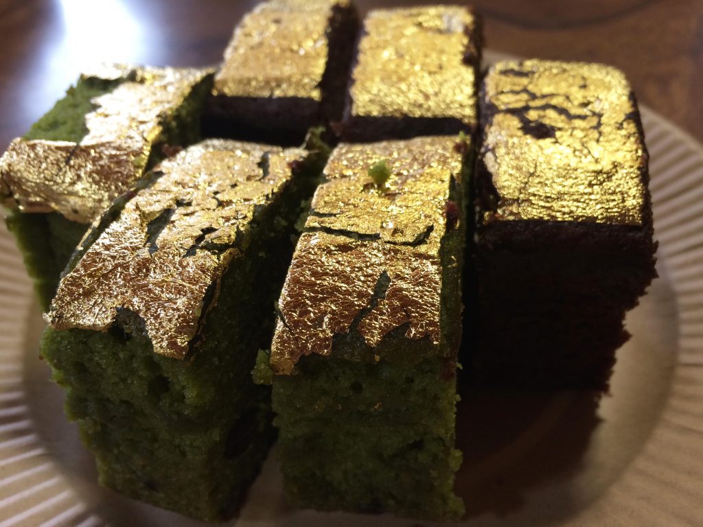 gold-leaf-cake